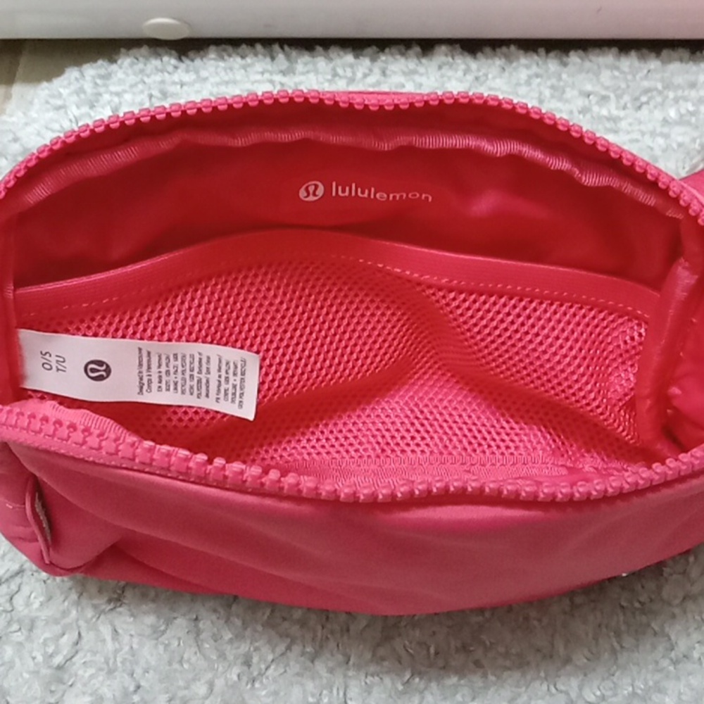 *Final Price* Lululemon Everywhere Belt Bag Glaze Pink - Picture 7 of 8